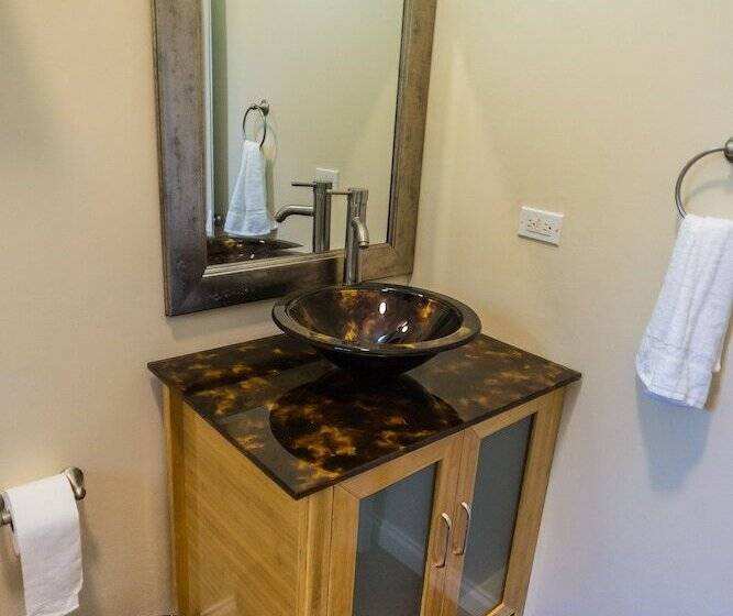 Blue Paloma Bed & Breakfast