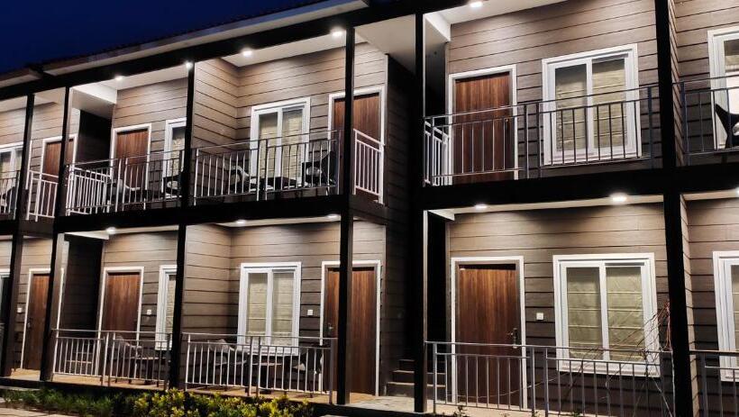 בית מלון כפרי Aurum Resorts