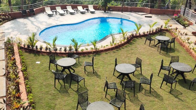 בית מלון כפרי Aurum Resorts