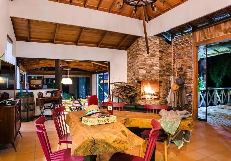 ホテル Kawa Mountain Retreat