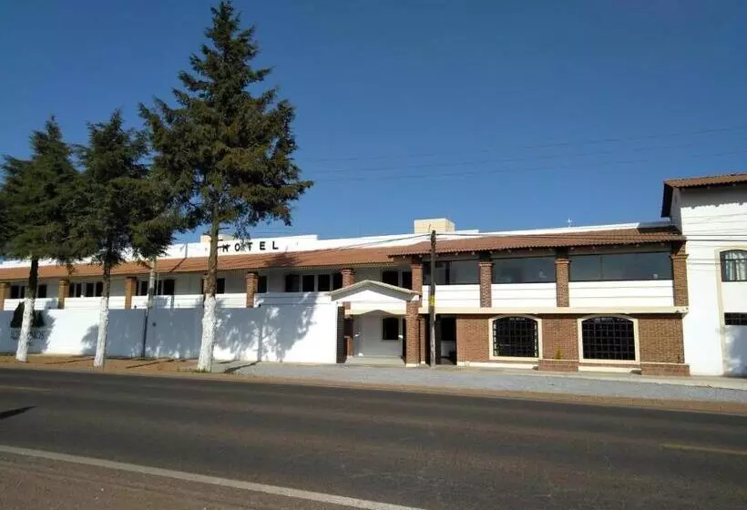 ホテル Los Pinos