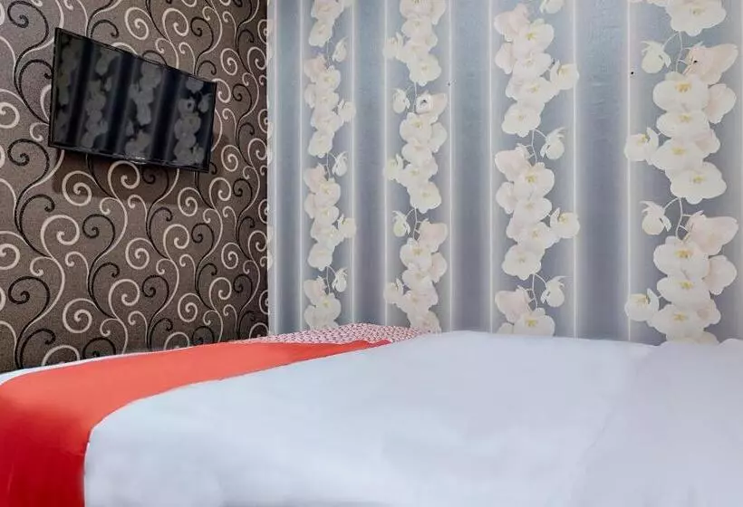 ホテル Oyo 2595  Jinan Makassar