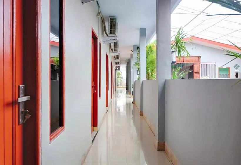 ホテル Oyo 2595  Jinan Makassar