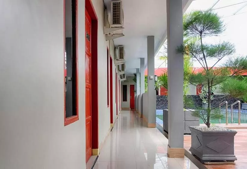 ホテル Oyo 2595  Jinan Makassar