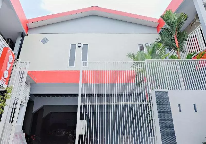 ホテル Oyo 2595  Jinan Makassar