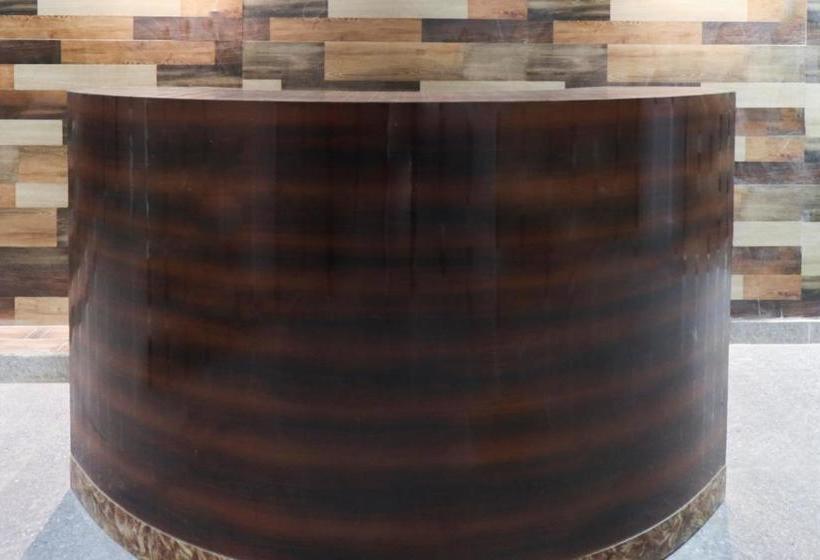 هتل Oyo 67311 J.r Palace