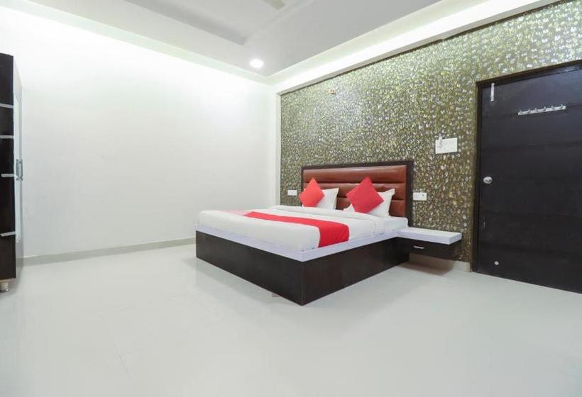 هتل Oyo 67311 J.r Palace