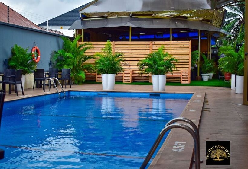 Oak Haven Hotel And Suites