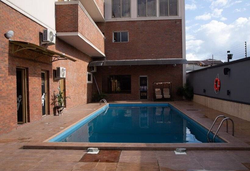 Oak Haven Hotel And Suites