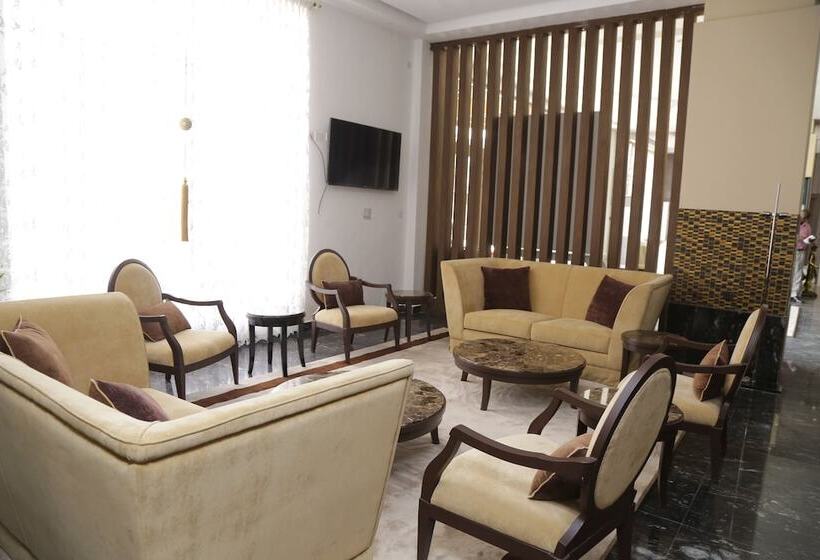 Oak Haven Hotel And Suites