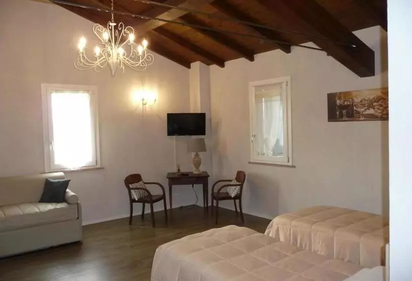 هتل Antico Podere Emilia