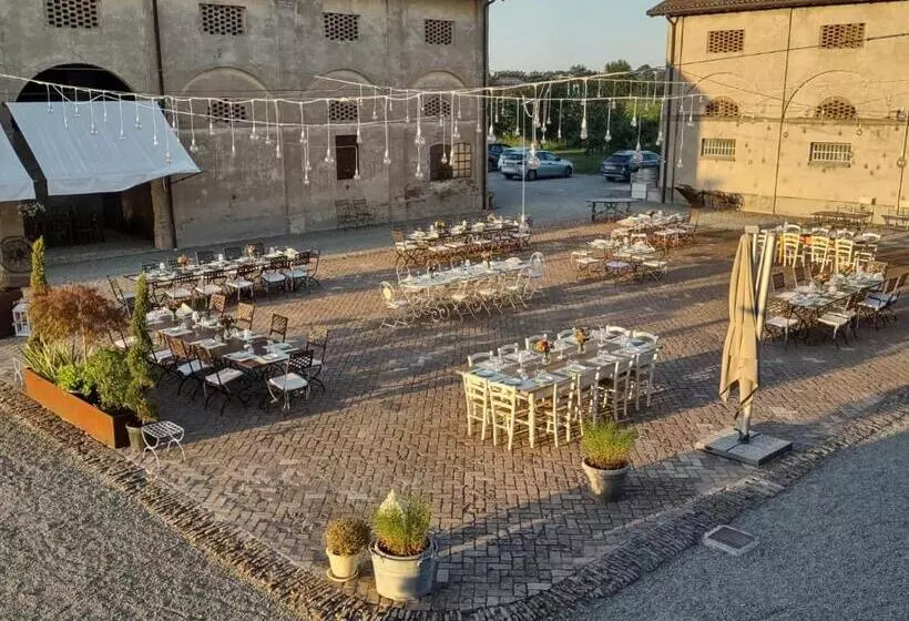 هتل Antico Podere Emilia