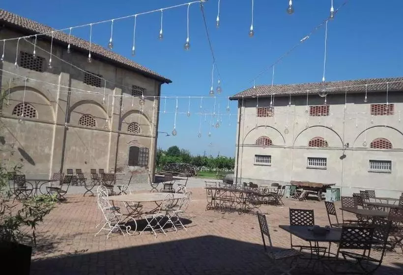 هتل Antico Podere Emilia