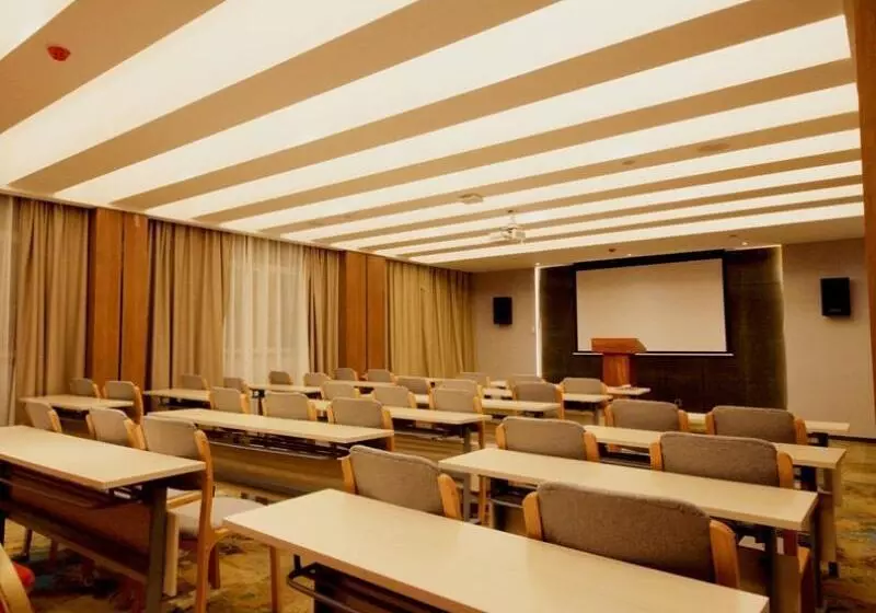 ホテル Greentree Inn Zhengzhou Gongyi Xinxing Road Business