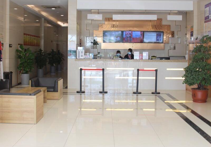 Отель Greentree Inn Zhenjiang Dagang New District Tonggang Road Butterfly Square