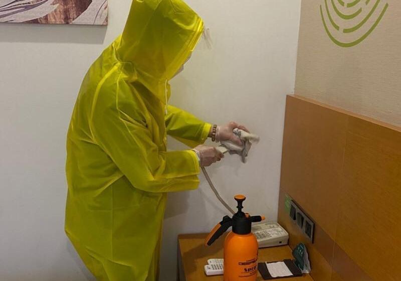 Отель Greentree Inn Zhenjiang Dagang New District Tonggang Road Butterfly Square