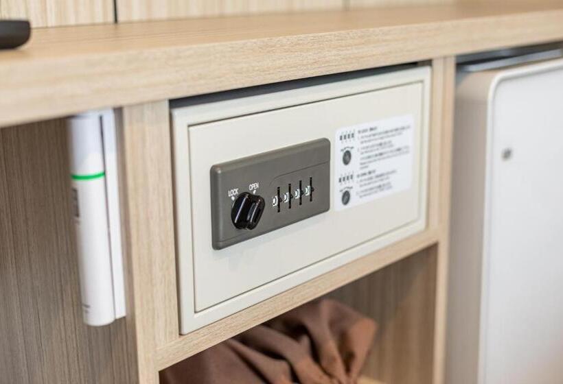 فندق Meitetsu Inn Shinosakaeki Higashiguchi