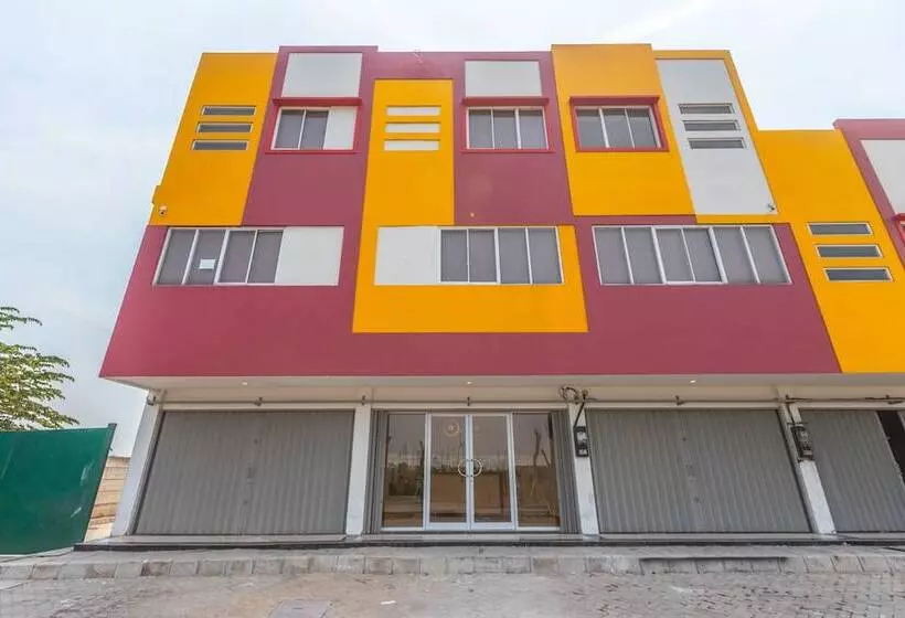 Hotelli Reddoorz @ Iodium Residence Cikarang