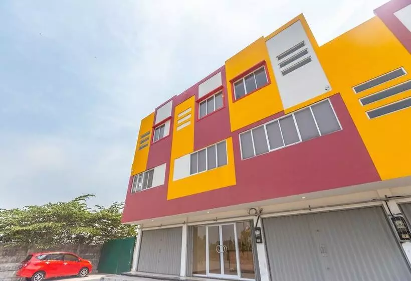 Hotelli Reddoorz @ Iodium Residence Cikarang