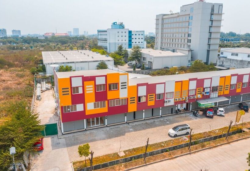 בית מלון כפרי Reddoorz @ Iodium Residence Cikarang