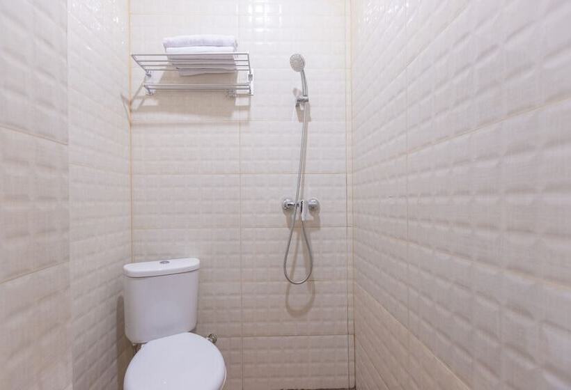 בית מלון כפרי Reddoorz @ Iodium Residence Cikarang