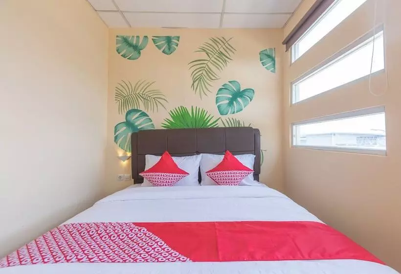 Hotelli Reddoorz @ Iodium Residence Cikarang