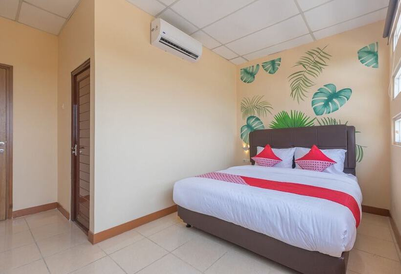 בית מלון כפרי Reddoorz @ Iodium Residence Cikarang