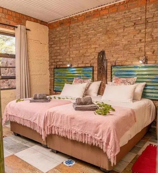 پانسیون Otavi Vineyards Self Catering & Camping