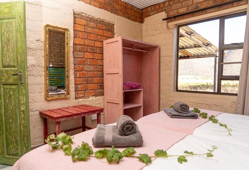 پانسیون Otavi Vineyards Self Catering & Camping