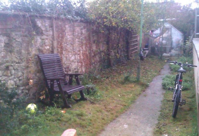 בית מלון כפרי The Maidstone Guesthouse