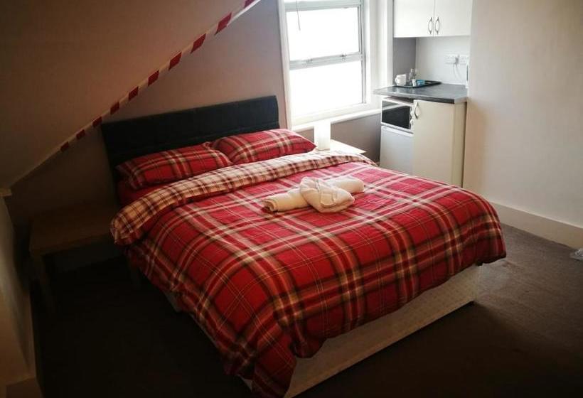 בית מלון כפרי The Maidstone Guesthouse