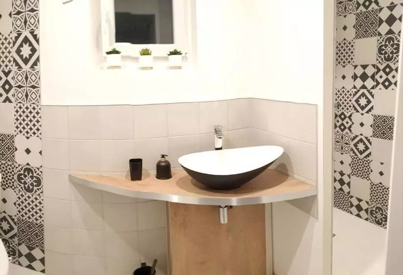 Maison De Charme Avec Jardin Aux Trois Moutiers 116 M² 6 Pers