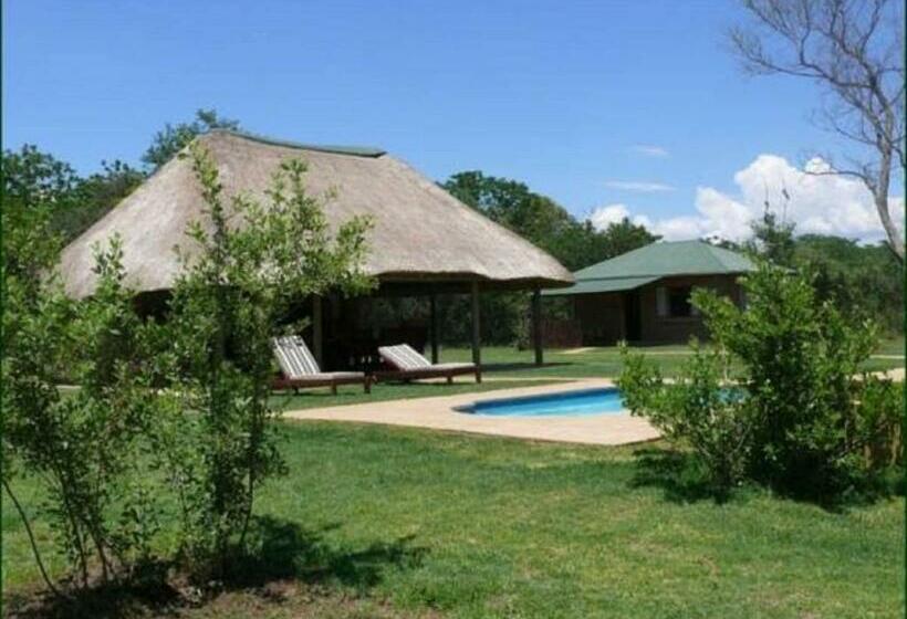 بنسيون Riverbend Self Catering Cottages