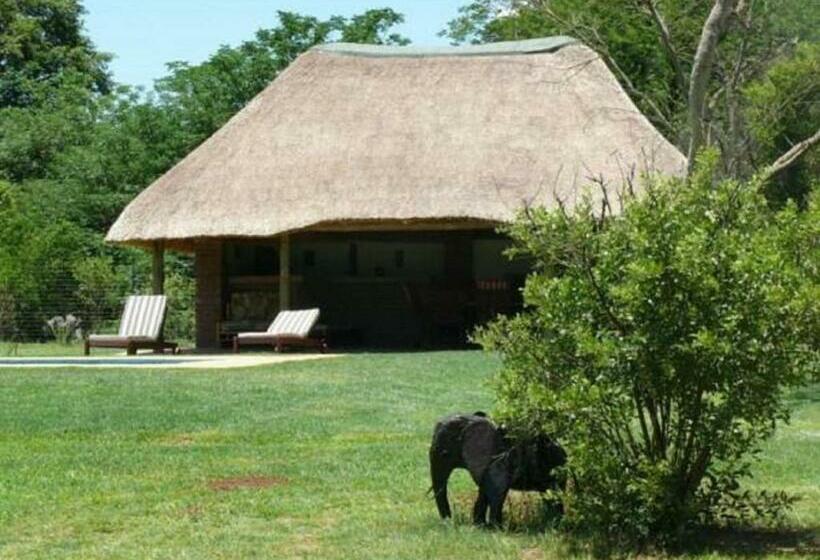 بنسيون Riverbend Self Catering Cottages