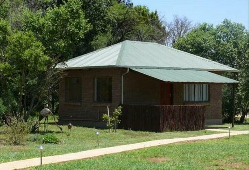 بنسيون Riverbend Self Catering Cottages