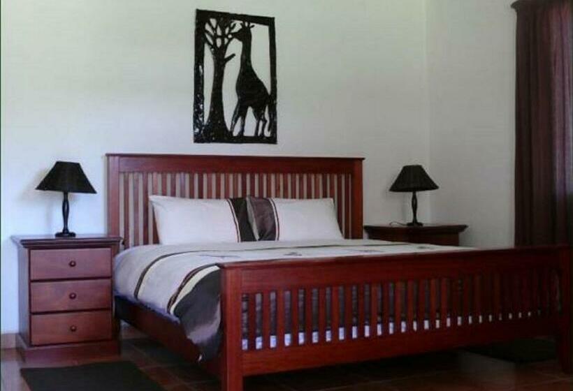 بنسيون Riverbend Self Catering Cottages