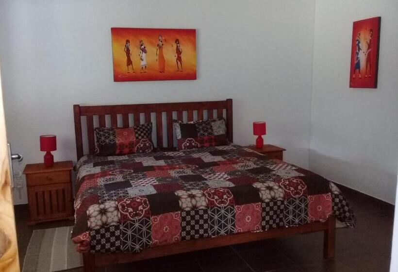 بنسيون Riverbend Self Catering Cottages