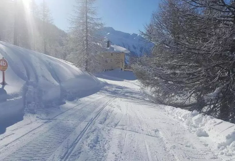 Majatalo Skihütte Zams