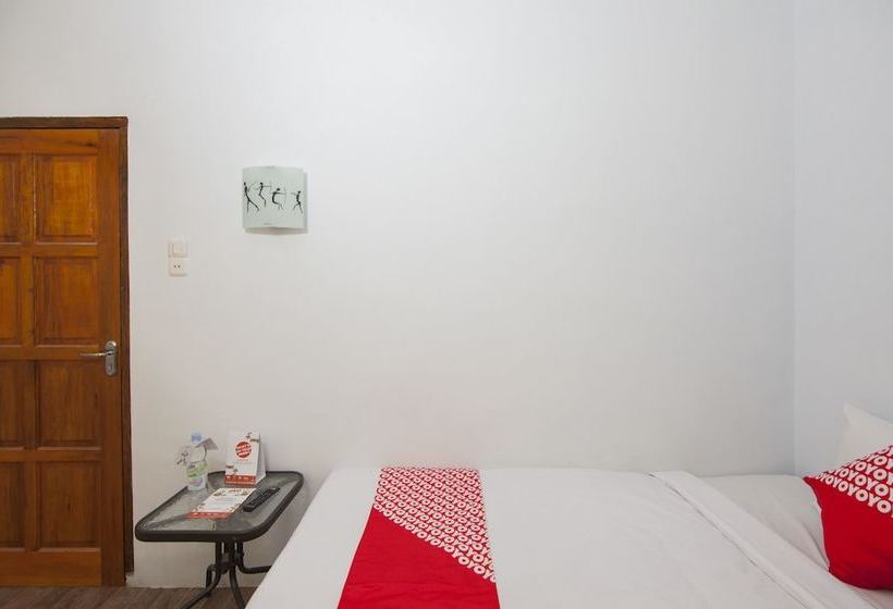 هاستل Sibayak Ncole By Oyo Rooms