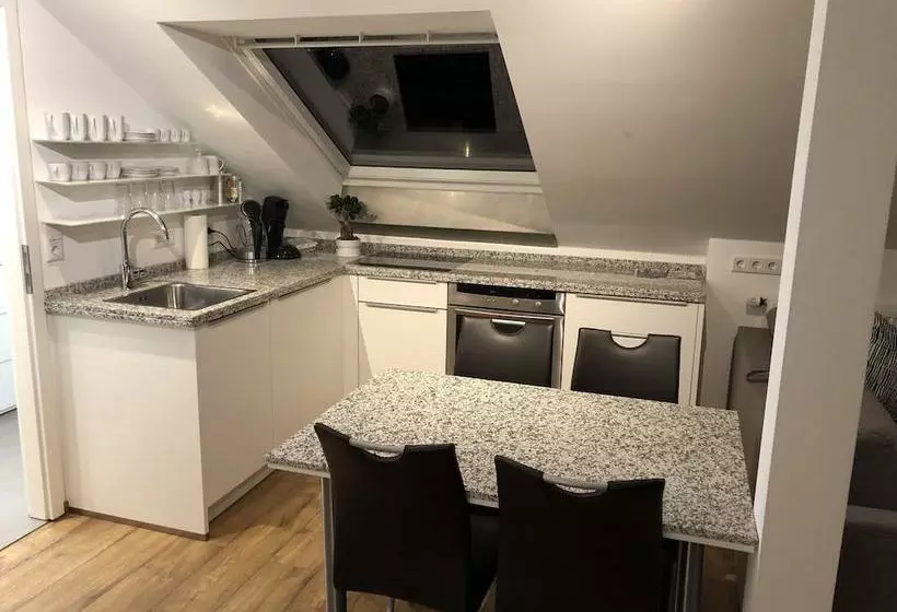 Apartment Köln Ensen