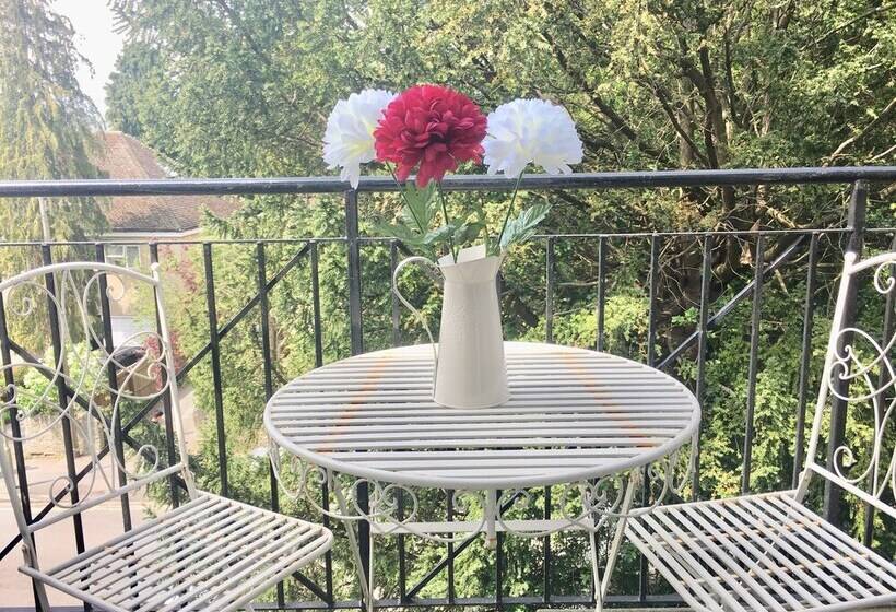 Apple Perch 2br Flat Free Parking