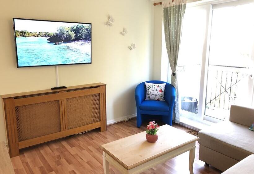 Apple Perch 2br Flat Free Parking