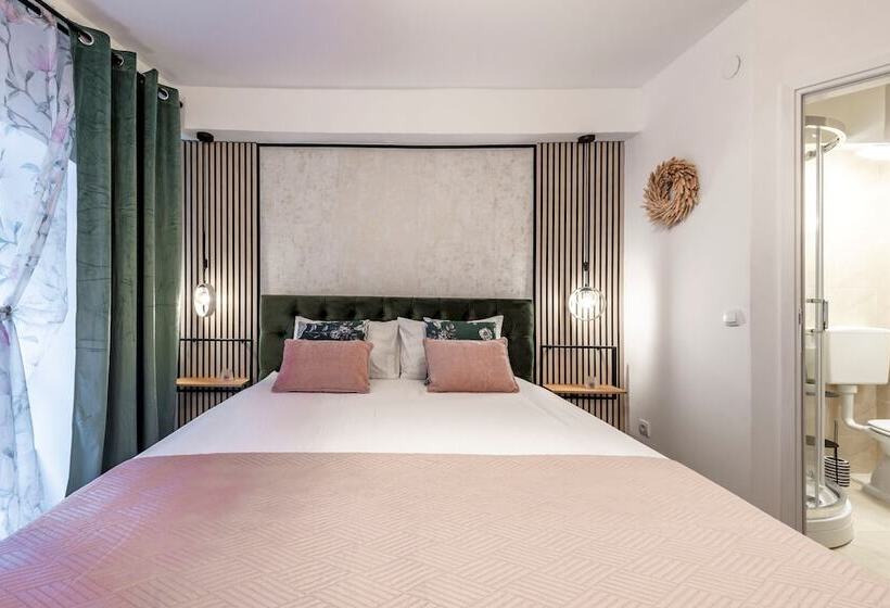 Old Town Fantastic 1