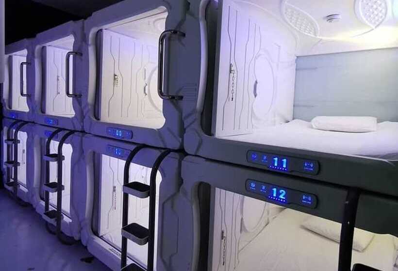 Bangau Capsule Hotel   Downtown Klia