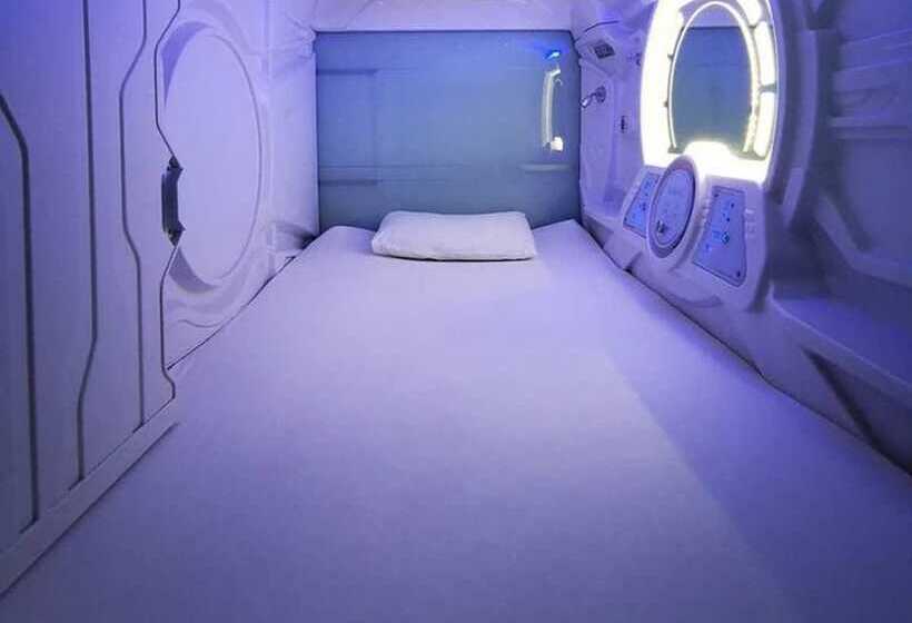 Bangau Capsule Hotel   Downtown Klia