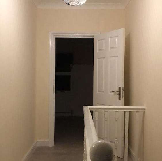 住宿加早餐  Peacefull House In Slough