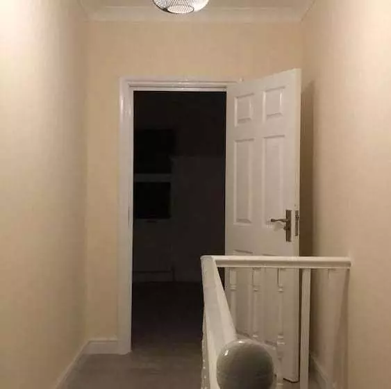 ベッドアンドブレックファースト Peacefull House In Slough