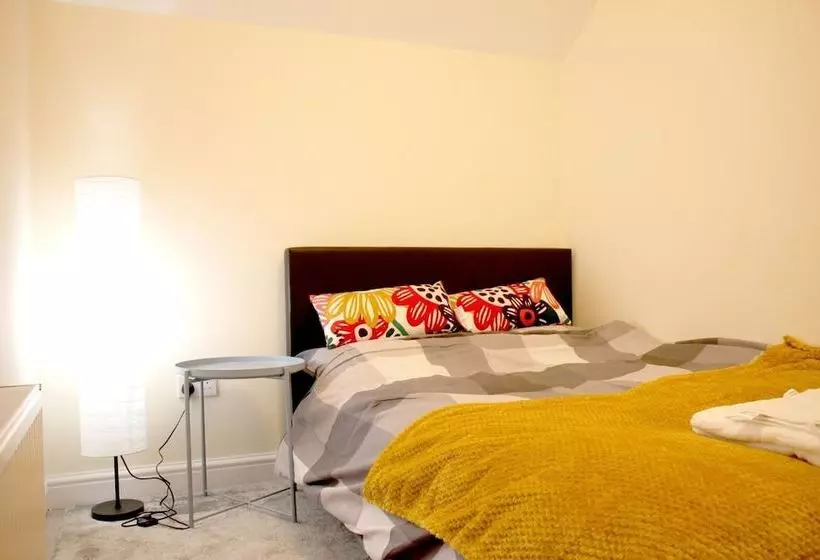 ベッドアンドブレックファースト Peacefull House In Slough