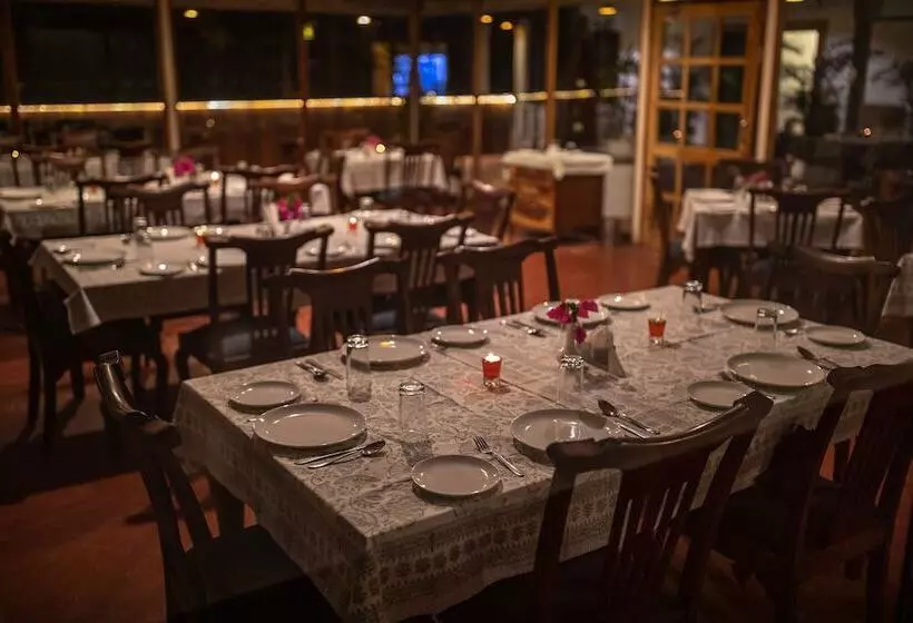 Hotelli Ranakpur Safari Resort