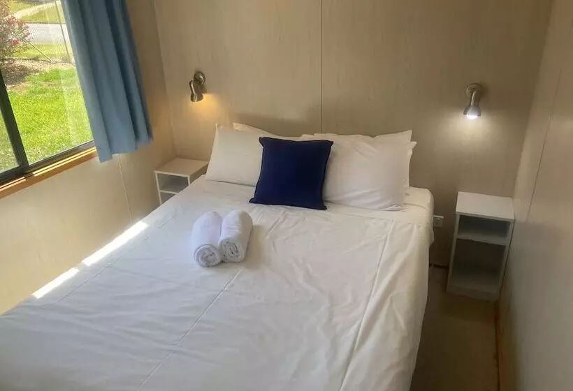 Hotelli Young Caravan And Tourist Park